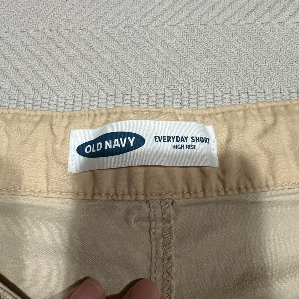 Old Navy Khaki Everyday Chino Flat Front Cotton High Rise Shorts Women's 12 - Picture 3 of 4